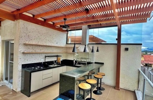 Jardim California House | Triplex House near the Sea