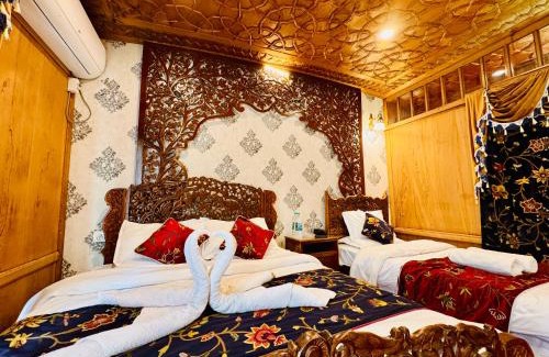 Khattalwada Boat Rental | Triumph Houseboat