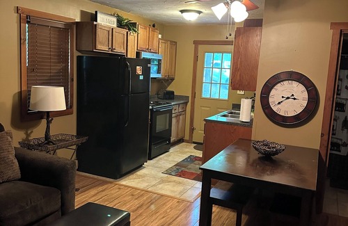 Laurelville Cabin | Trophy Buck sleeps 6, or rent all 4 for 20. Horseback riding across the Rd!