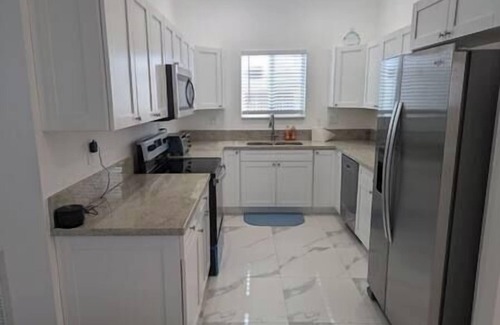 Downtown Fort Lauderdale House | Tropical 1-2BR Retreat Near Beach, Airport & Downtown