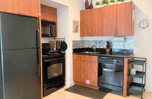 South of Fifth Apartment | Tropical Escape