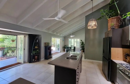 Carrara House | Tropical Hideaway Perfect for a Family- Pet OK
