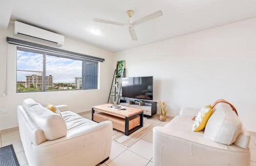 Darwin City Centre Apartment | Tropical Horizons - Chic Family Stay with Pool