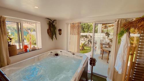 Maraussan Villa | Tropical Lodge SPA Narbonne