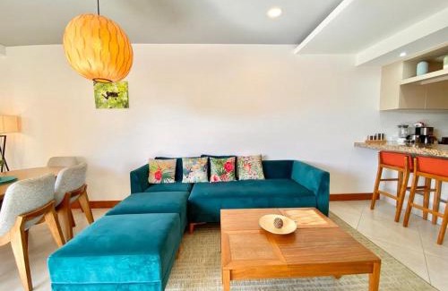 Playa Langosta Apartment | Tropical Luxury 2Bdr condo - Pool view - At the Beach