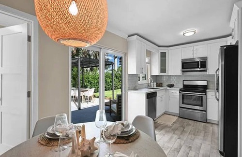North Corals House | Tropical Oasis With Private Pool Jacuzzi