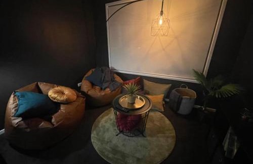 Strathpine House | Tropical Ocean Vibe Holiday House in Strathpine