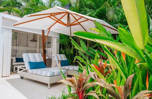 La Puntilla Apartment | Tropical Paradise Beachfront Villa with Pool & BBQ