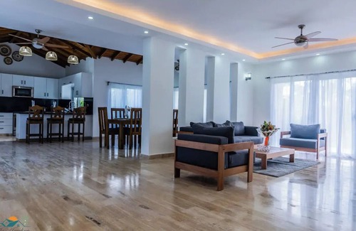 Sanchez Villa | Tropical Retreat with Private Pool in Samaná for families and Groupsnn