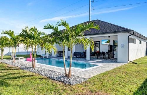 Mariner Villa | Tropicana Villa New and Luxurious Home Heated Pool