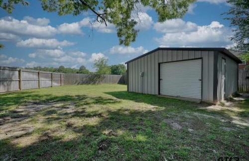 Whitehouse House | Troup TX