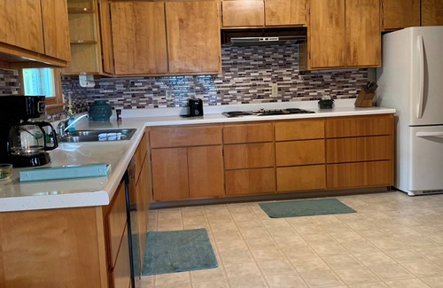 Trout Lake House | Trout Lake - Frenchman Lake 5 BR 3 BA Home, Wi-Fi, spacious & 1/2 mile to trails