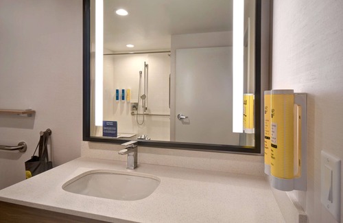 Concord Hotel | Tru by Hilton Concord