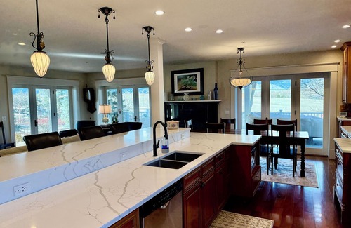 Boulder House | True Luxury Estate Perfect For Small Reunions Or A Family Get-Away
