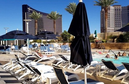 Las Vegas Apartment | Trump International walking distance to Las Vegas Strip
