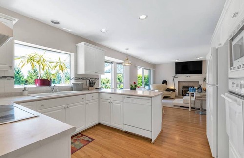 Delta House | Tsawwassen Vancouver 4Bdrm Pets OK. 30% discount shown for monthly rentals