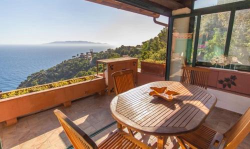 Cala Piccola House | Tuca Tuca Si, sea view terrace and private beach