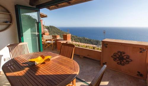 Cala Piccola House | Tuca Tuca Si, sea view terrace and private beach