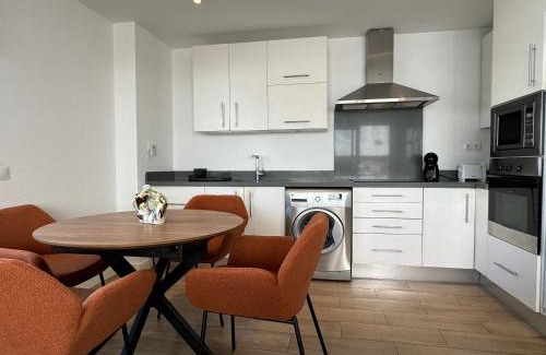 Pedregalejo Playa Apartment | TUCAN BEACH - Casa con Terraza cerca de la Playa 6 personas