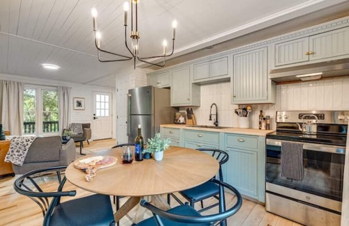 Shenandoah Cabin | Tuck's Starry Night cabin, Hot tub, Outdoor movies