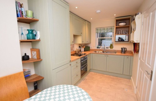 Seaton House | Tucked Away Cottage - Two Bedroom House, Sleeps 4