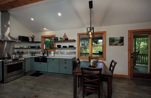 Whittier Cabin | Tucked Away Smoky Mountain Cabin