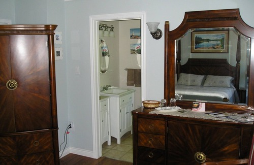 Victoria Harbour Bed & Breakfast | Tucked Inn the Harbour Bed & Breakfast
