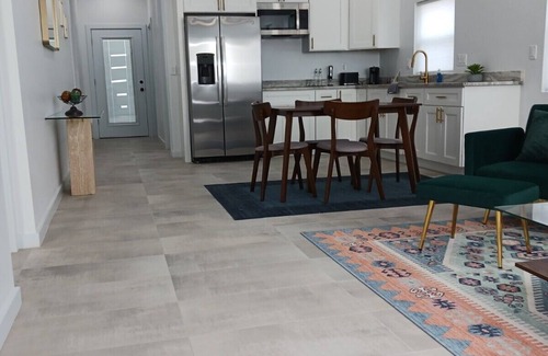 Menlo Park House | Tucson Barrio Home 2B/2B