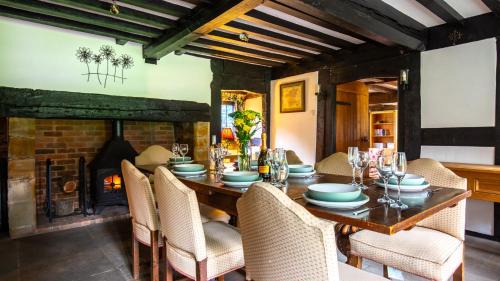 Dunhampton House | Tudor Manor