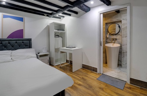 Astwick House | Tudor Oaks Lodge Stevenage North