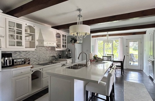 Scugog House | Tudor Pines Bed & Breakfast (plus event/film/wedding venue)