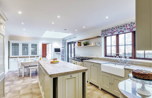 Halstead House | TUFFON HALL FARMHOUSE, family friendly in Sible Hedingham