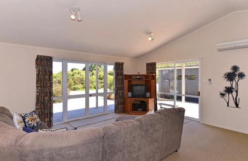 Tata Beach House | Tuis on Tata - Golden Bay Home Tata Beach
