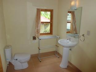 Ambarita House | Tuk Tuk Timbul Bungalows