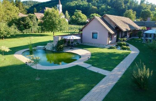 Karasz House | Tulipán Vendégház
