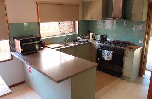 Tullamarine House | TullamarineCorporateShareHouse-5mins from everything