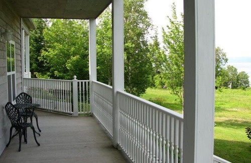 Inverness County Hotel | Tulloch Inn & Gifts
