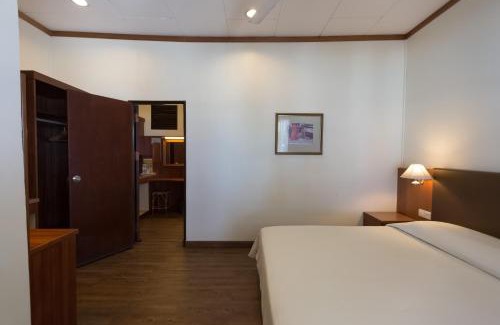 Pulau Perhentian Besar Resort | Tuna Bay Island Resort