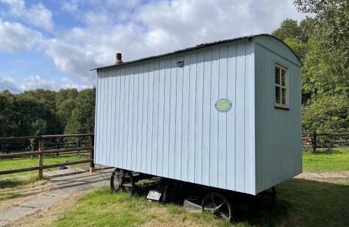 Cwmbach House | Tunnel Cottages at Blaen-nant-y-Groes Farm