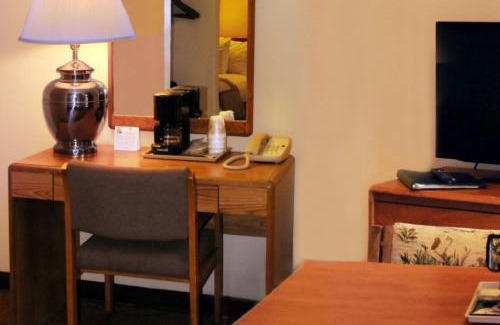 Marshall Hotel | Turkey Run Inn & Cabins