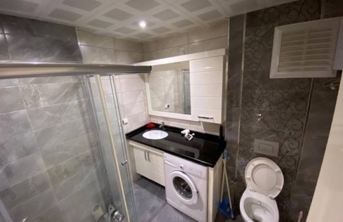 Alanya Apartment | Turkish apartment, good location & close to sea/shops.