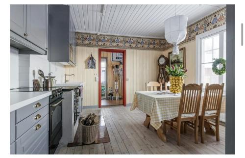 Mora House | Turn-Of-The-Century Villa Near Vasaloppet Trail