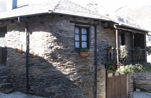 Montes de Valdueza Cottage | Turpesa House for 3 people