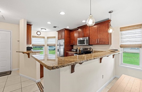 Isle of Palms House | Turquoise Oasis I Family & Dog Friendly I Saltwater Pool I Firepits