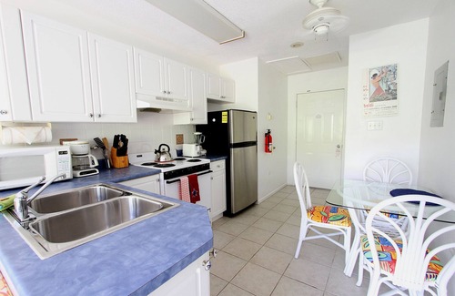 Bodden Town Apartment | Turtle Nest Inn, Ocean View Apt, Rental Car Included, 1199/week!