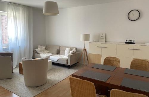 Eicken Apartment | TuS-FeWo#10 3 Zimmer für Teams & Familie