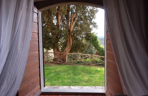 Twist Apartment | Tuscany studio, vineyard views and Florence 30 minutes
