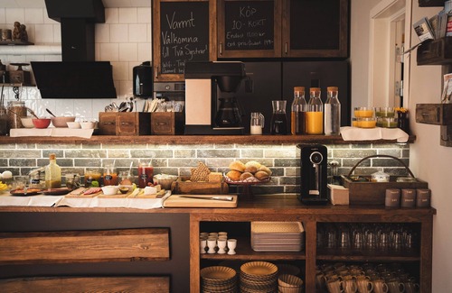 Skurup Bed & Breakfast | Två Systrar B&B