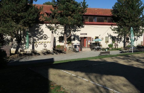 Chrast House | tvrz Holešice-Orlická přehrada, Penzion