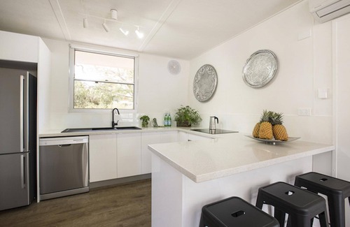 Anglesea House | Twiggy, Anglesea - Renovated 1960's gem